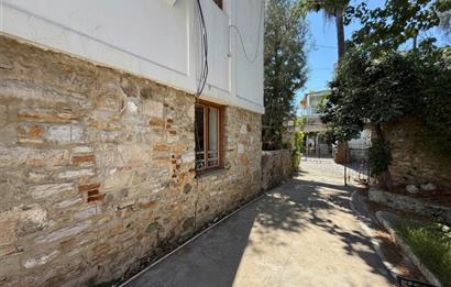 Bodrum Marinaya Sadece 150m Yürüme Yakınlığında Satılık Orijinal Taş Yapı Müstakil Dubleks Bin