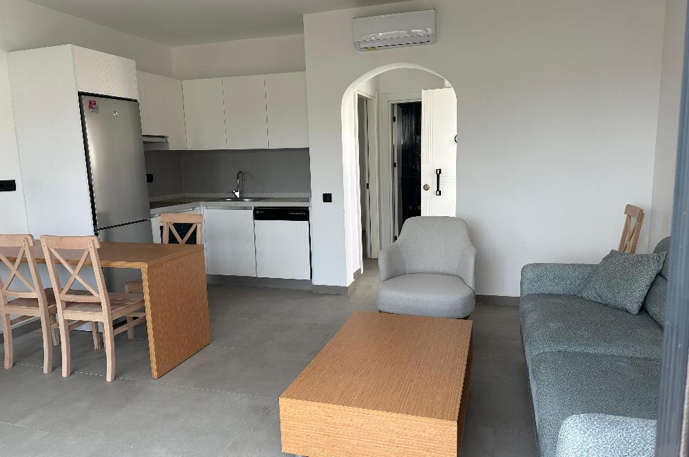 24 Saat Güvenlikli Sitede Kapalı Otoparklı 1+1 Daire
