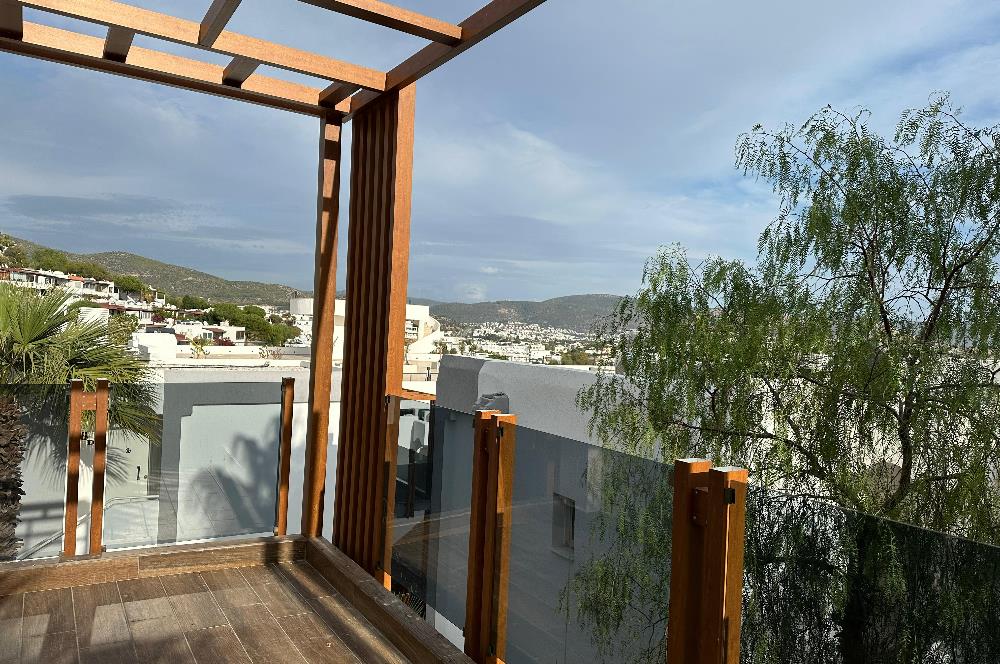 24 Saat Güvenlikli Sitede Kapalı Otoparklı 1+1 Daire