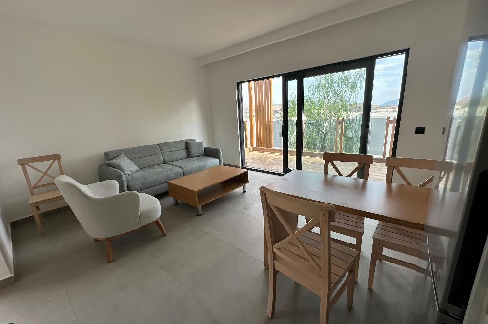 24 Saat Güvenlikli Sitede Kapalı Otoparklı 1+1 Daire