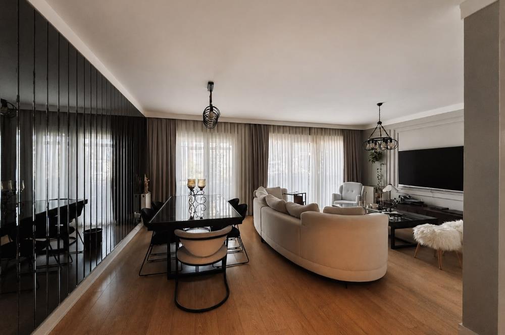 Tema İstanbul'da havuza cephe bahçe katı 4+1 kiralık daire