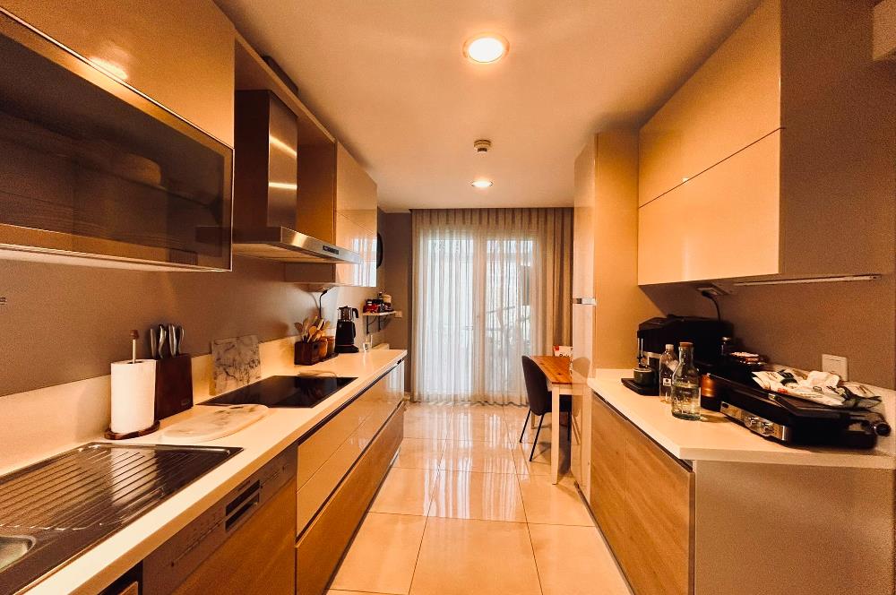 Tema İstanbul'da havuza cephe bahçe katı 4+1 kiralık daire