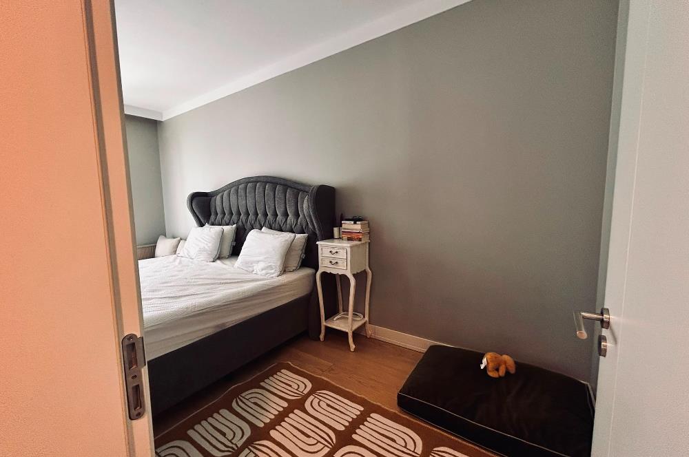 Tema İstanbul'da havuza cephe bahçe katı 4+1 kiralık daire