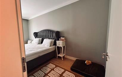 Tema İstanbul'da havuza cephe bahçe katı 4+1 kiralık daire