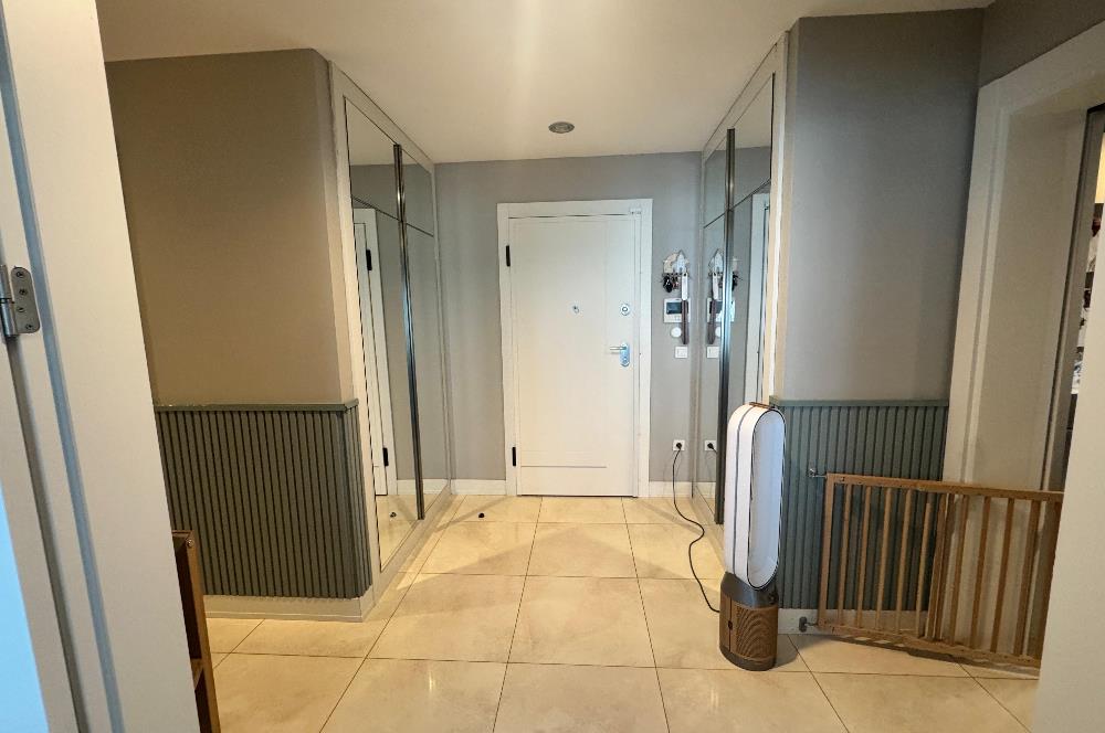 Tema İstanbul'da havuza cephe bahçe katı 4+1 kiralık daire