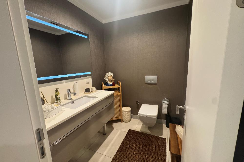 Tema İstanbul'da havuza cephe bahçe katı 4+1 kiralık daire