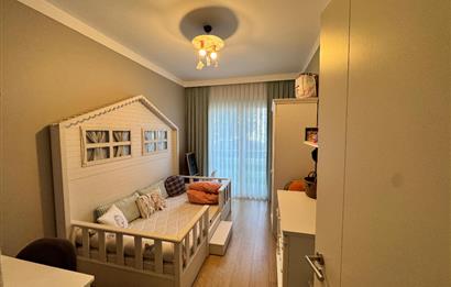 Tema İstanbul'da havuza cephe bahçe katı 4+1 kiralık daire