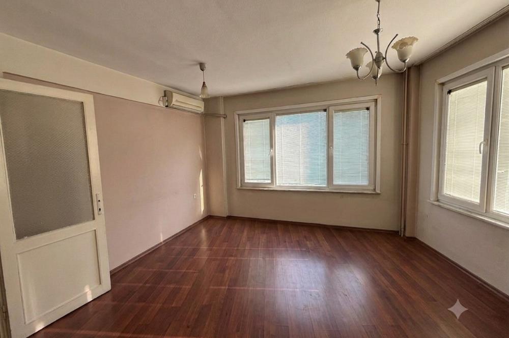 Kadıköy'de Merkezi Konumda Satılık Daire