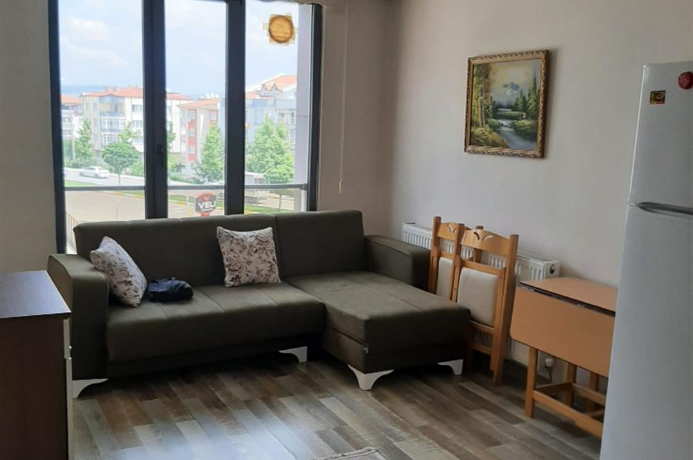 CENTURY 21 BAL GAYRİMENKUL'DEN İZMİR YOLU ÜZERİ ADLİYE AVM ŞEHİR HASTANESİNE YÜRÜME MESAFESİ  HANZADE KONUTLARINDA NET 50 M2  FERAH GENİŞ BALKONLU 1+1 