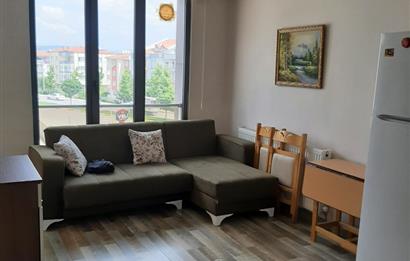 CENTURY 21 BAL GAYRİMENKUL'DEN İZMİR YOLU ÜZERİ ADLİYE AVM ŞEHİR HASTANESİNE YÜRÜME MESAFESİ  HANZADE KONUTLARINDA NET 50 M2  FERAH GENİŞ BALKONLU 1+1 