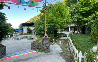 SAPANCA'NIN GÖZDE KONUMUNDA RESTORAN İŞLETMELİ TİCARİ ARSA