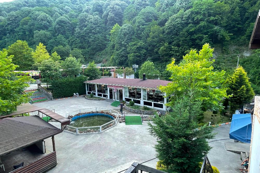 SAPANCA'NIN GÖZDE KONUMUNDA RESTORAN İŞLETMELİ TİCARİ ARSA