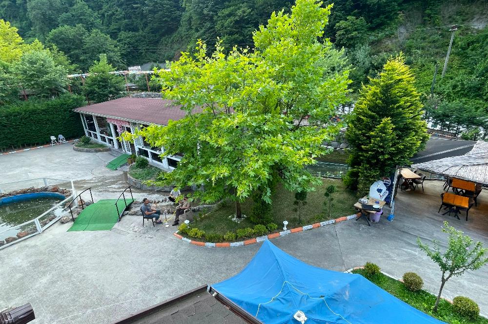 SAPANCA'NIN GÖZDE KONUMUNDA RESTORAN İŞLETMELİ TİCARİ ARSA