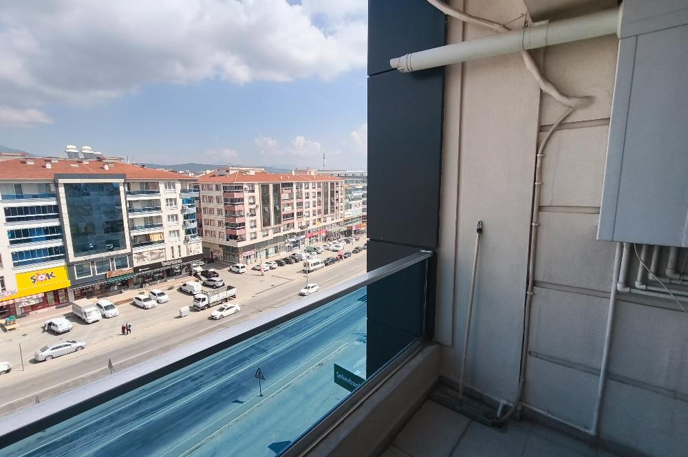 CENTURY21 POYRAZ'DAN CADDE ÜZERİ GENİŞ 3+1 FIRSAT DAİRE