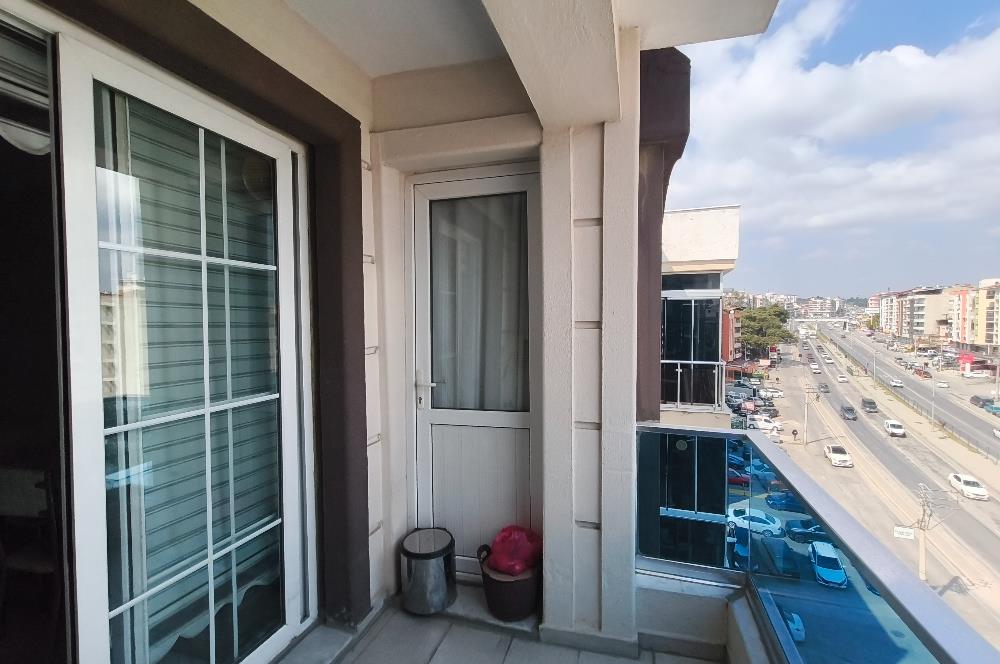 CENTURY21 POYRAZ'DAN CADDE ÜZERİ GENİŞ 3+1 FIRSAT DAİRE