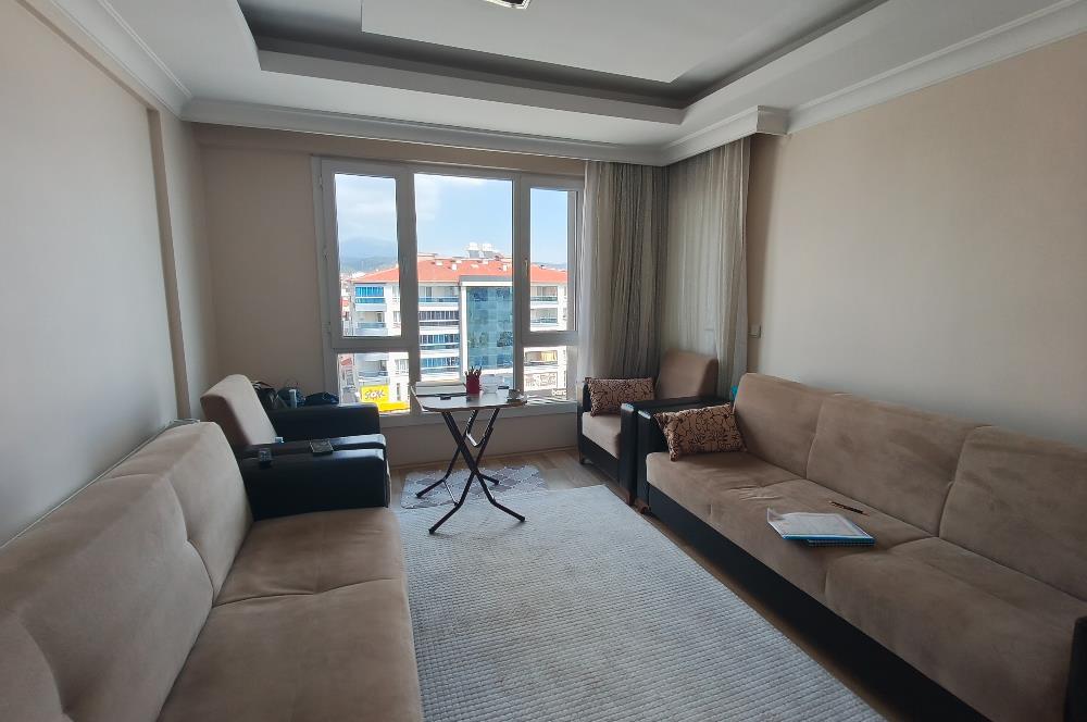 CENTURY21 POYRAZ'DAN CADDE ÜZERİ GENİŞ 3+1 FIRSAT DAİRE