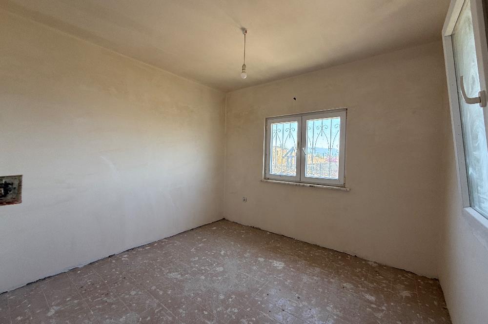 Kendi Tasarımınızı Yaratabileceğiniz  Köşe Konumlu, Kapanmaz Deniz Manzaralı Özel Plajlı Site içinde 3+1 Villa