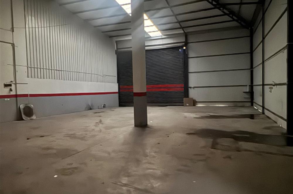 Fatih Sanayi Sitesinde 340m2 Batarlı Köşe Kiralık Dükkan