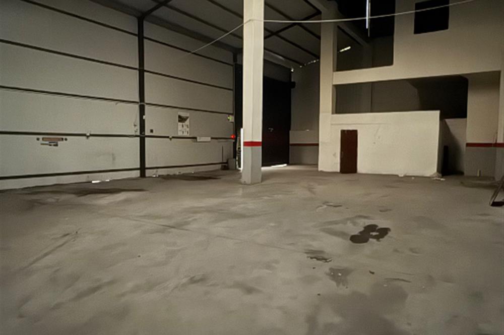 Fatih Sanayi Sitesinde 340m2 Batarlı Köşe Kiralık Dükkan