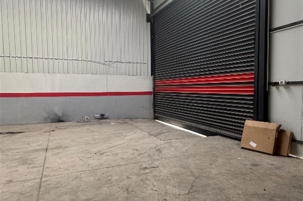 Fatih Sanayi Sitesinde 340m2 Batarlı Köşe Kiralık Dükkan