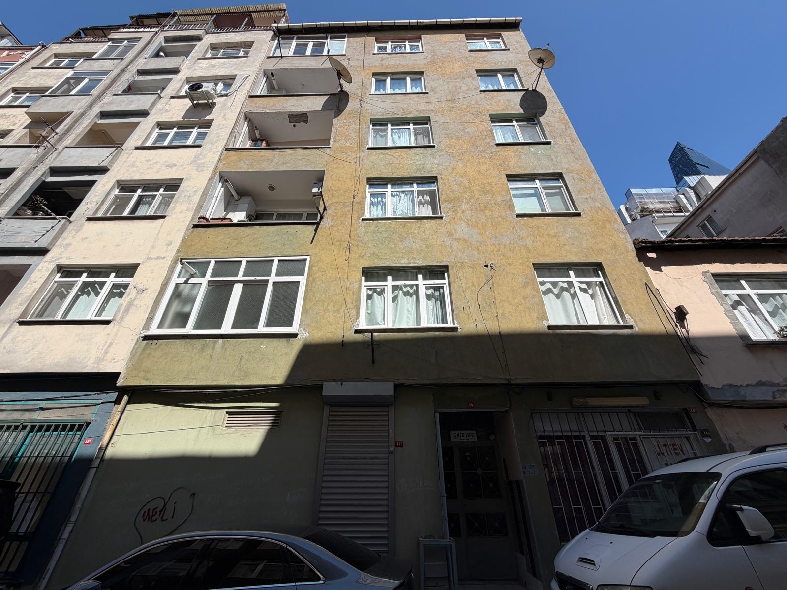 LEVENT,KANYON VE METROYA 3 DK MESAFEDE SATILIK 2+1 İSKANLI DAİRE