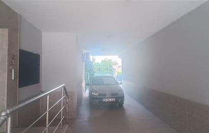 Menderes Barbaros Mahallesinde Satılık 2+1 Ada Mutfaklı Daire