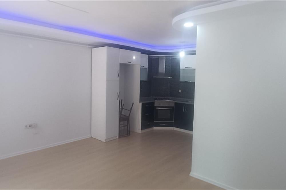 Menderes Barbaros Mahallesinde Satılık 2+1 Ada Mutfaklı Daire