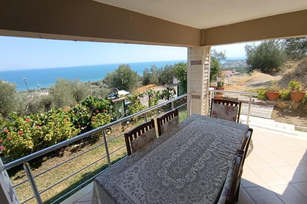 Küçükkuyu'da Deniz Manzaralı 4+1 Lüks Müstakil Villa