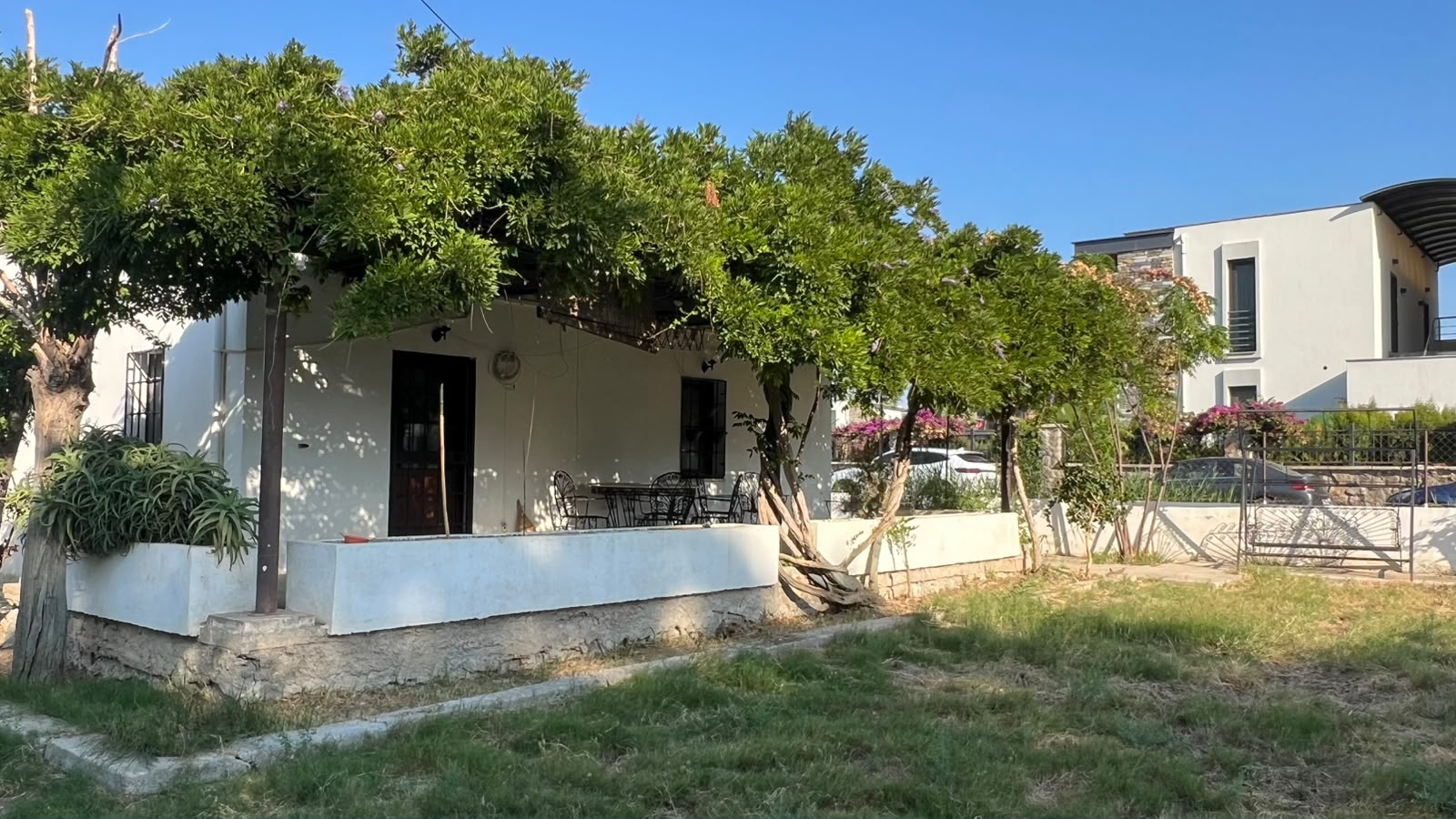 Peksimet'te Denize Yakın, Eşyalı 2+1 Müstakil Bahçeli Kiralık Ev