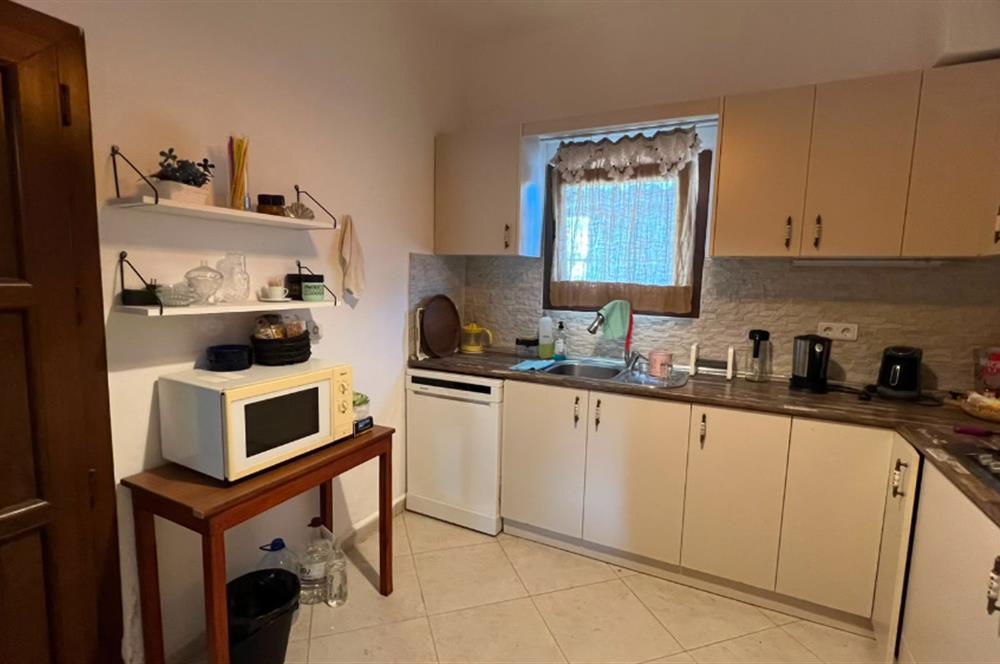 Peksimet'te Denize Yakın, Eşyalı 2+1 Müstakil Bahçeli Kiralık Ev