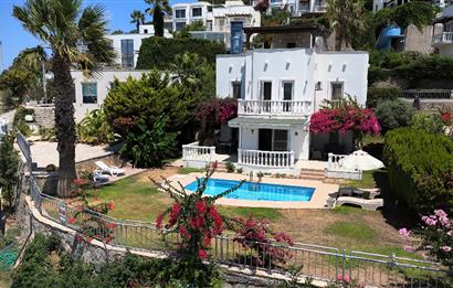 Bodrum Yalıkavak Holiday Gardens Sitesinde Satılık Deniz Manzaralı Özel Havuzlu Müstakil Bahçeli Villa