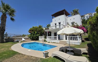 Bodrum Yalıkavak Holiday Gardens Sitesinde Satılık Deniz Manzaralı Özel Havuzlu Müstakil Bahçeli Villa