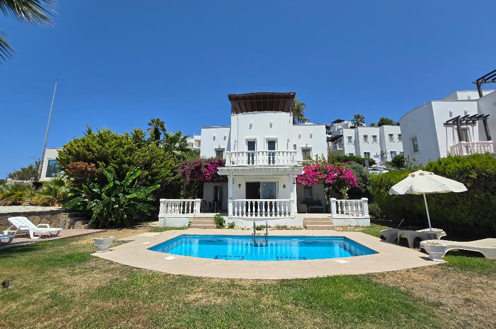 Bodrum Yalıkavak Holiday Gardens Sitesinde Satılık Deniz Manzaralı Özel Havuzlu Müstakil Bahçeli Villa