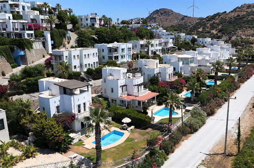 Bodrum Yalıkavak Holiday Gardens Sitesinde Satılık Deniz Manzaralı Özel Havuzlu Müstakil Bahçeli Villa