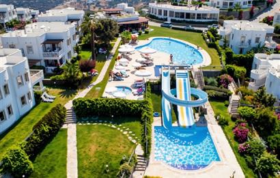 Bodrum Yalıkavak Holiday Gardens Sitesinde Satılık Deniz Manzaralı Özel Havuzlu Müstakil Bahçeli Villa