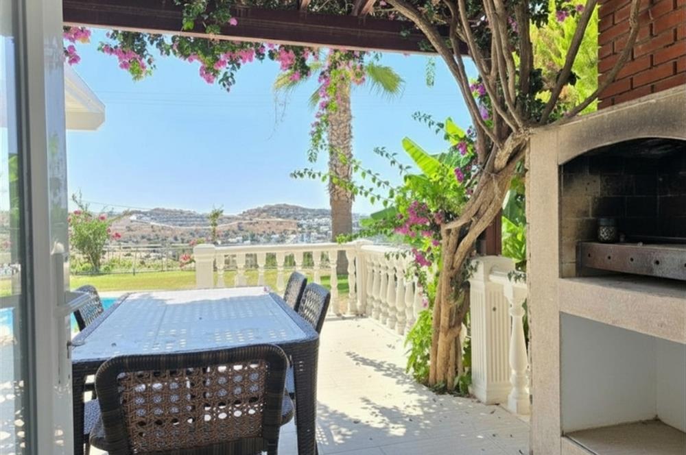 Bodrum Yalıkavak Holiday Gardens Sitesinde Satılık Deniz Manzaralı Özel Havuzlu Müstakil Bahçeli Villa