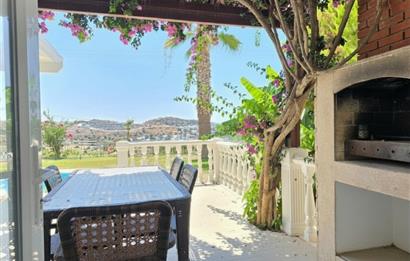 Bodrum Yalıkavak Holiday Gardens Sitesinde Satılık Deniz Manzaralı Özel Havuzlu Müstakil Bahçeli Villa