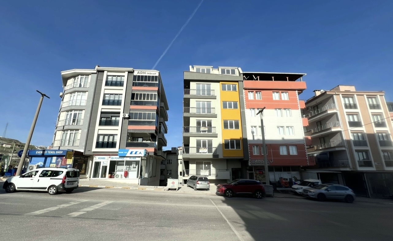C21 BAL'DAN ÇEVREYOLU CD. ÜZERİNDE KİRALIK 2+1 DAİRE