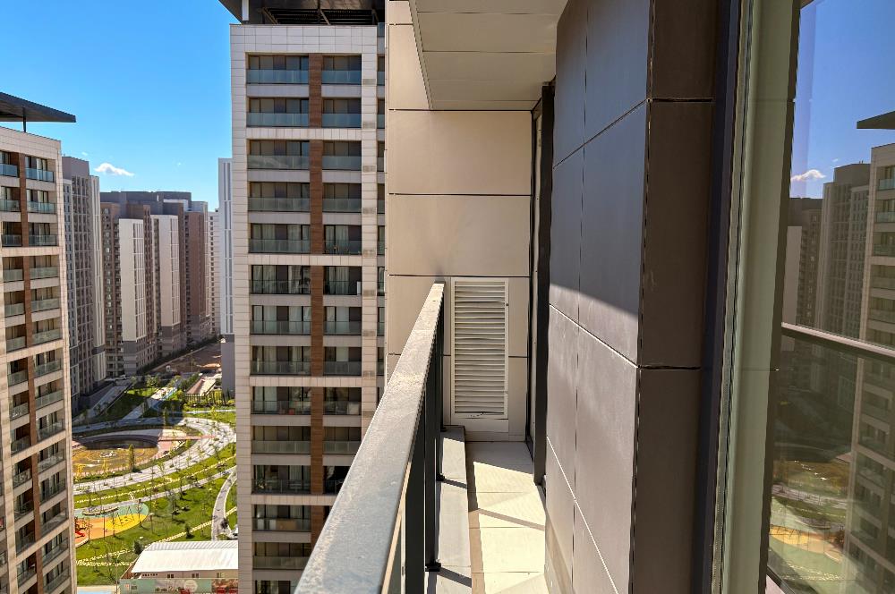 C21 ROOF TORKAM YÜKSEK KAT ÖNÜ AÇIK BOŞ 1+1 SATILIK