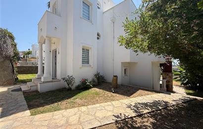 Bodrum Yalıkavak Holiday Gardens Sitesinde Satılık Deniz Manzaralı Özel Havuzlu Müstakil Bahçeli Villa