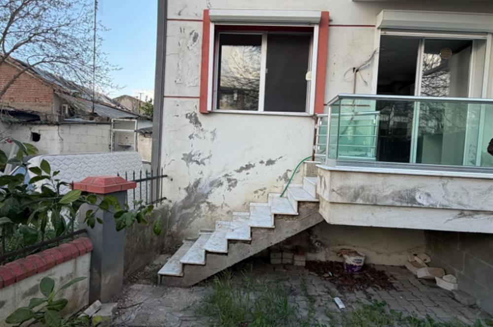 Gaziemir Yesil Mahallesinde Satilik 3+1  Daıre