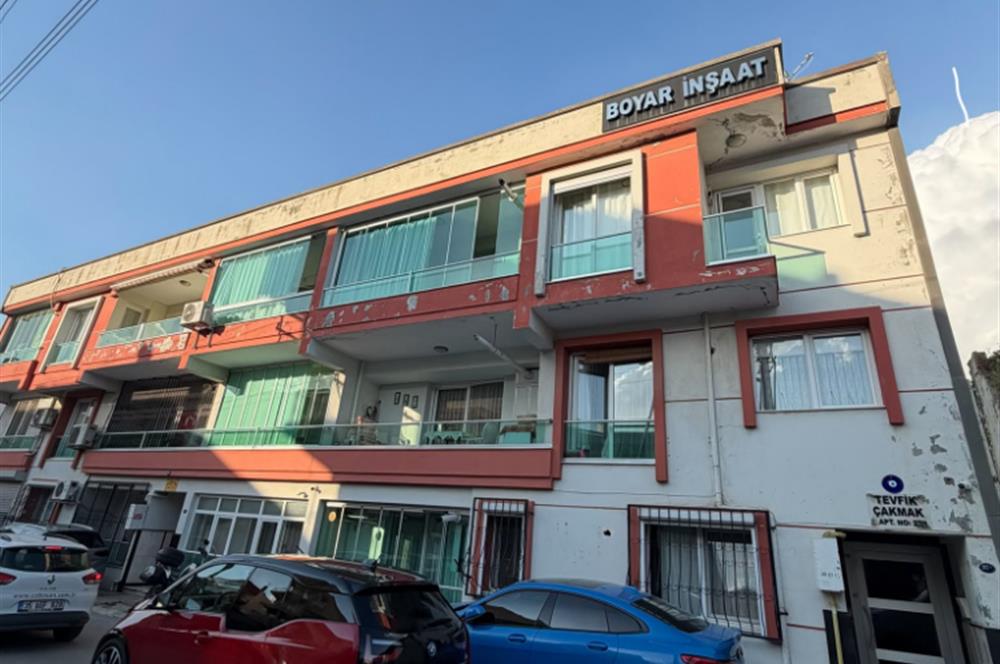 Gaziemir Yesil Mahallesinde Satilik 3+1  Daıre