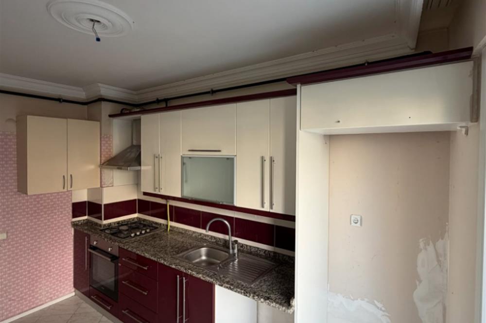 Gaziemir Yesil Mahallesinde Satilik 3+1  Daıre