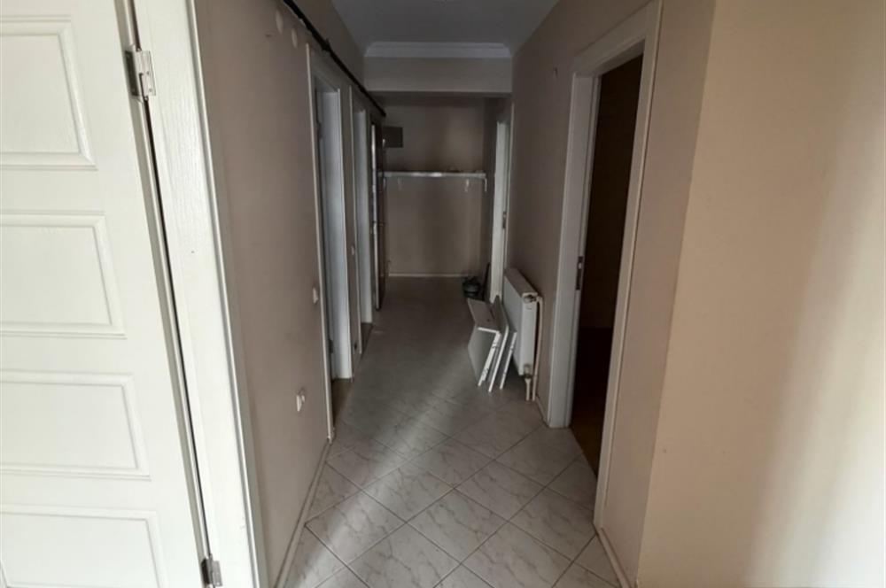 Gaziemir Yesil Mahallesinde Satilik 3+1  Daıre