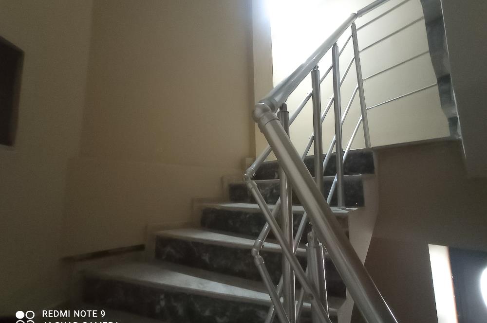 Gümüşçeşme Mahallesinde Kiralık Eşyasız  2+1 Daire ( C21 Bal'dan) 