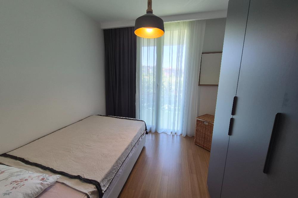 ZEKERİYAKÖY SİTELERDE BATI YURDU KARŞISI EŞYALI KİRALIK DAİRE