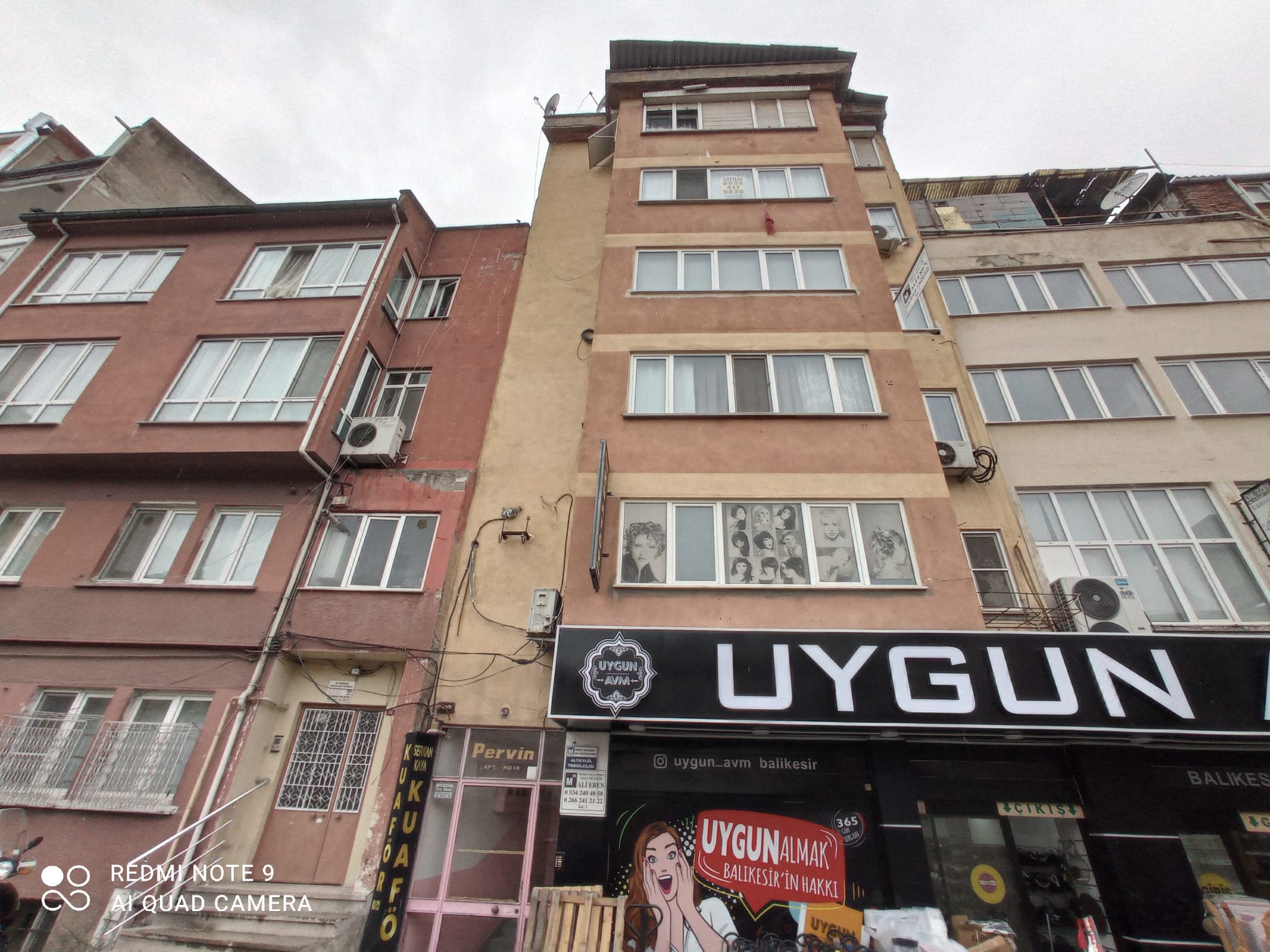 Çarşı Merkezinde 1.Kat 2+1 Satılık Daire- Ofis, Kuaför ve Konuta Uygun.