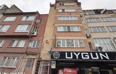 Çarşı Merkezinde 1.Kat 2+1 Satılık Daire- Ofis, Kuaför ve Konuta Uygun.