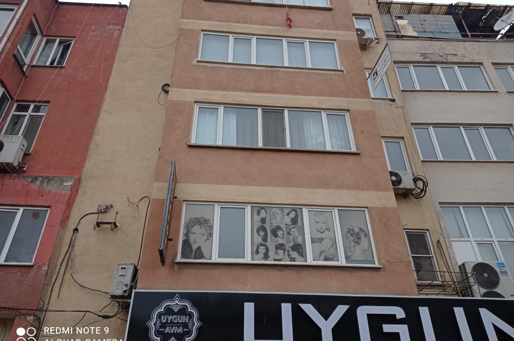 Çarşı Merkezinde 1.Kat 2+1 Satılık Daire- Ofis, Kuaför ve Konuta Uygun.