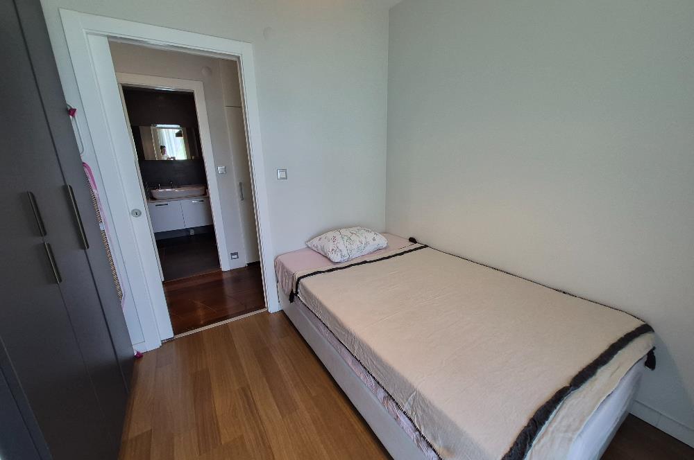 ZEKERİYAKÖY SİTELERDE BATI YURDU KARŞISI EŞYALI KİRALIK DAİRE